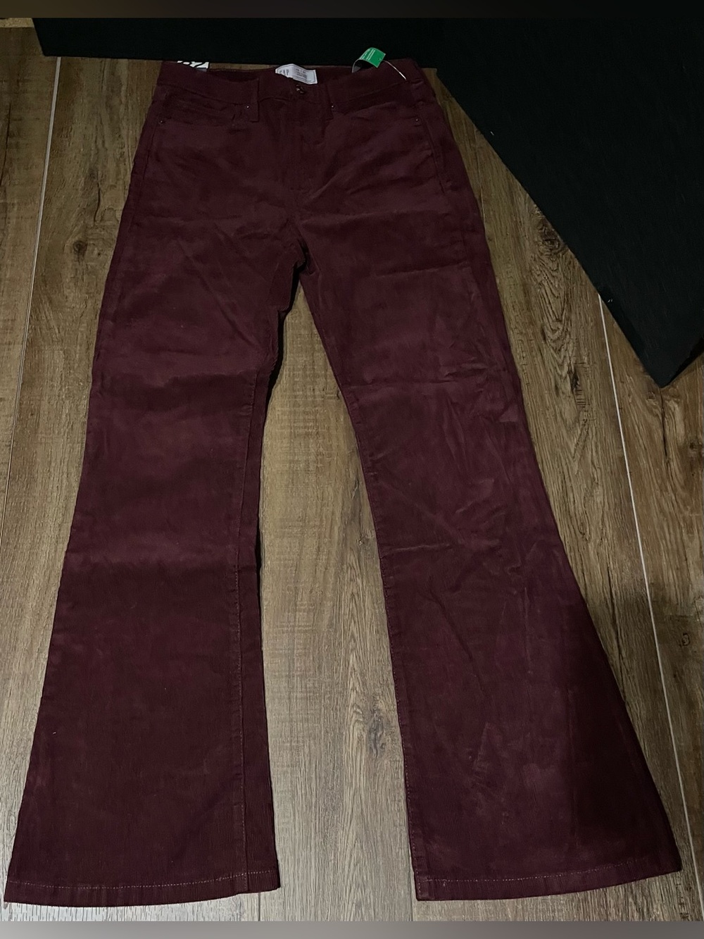 Women's Flared High Rise Corduroy Jeans in Burgundy- size 6R NWT